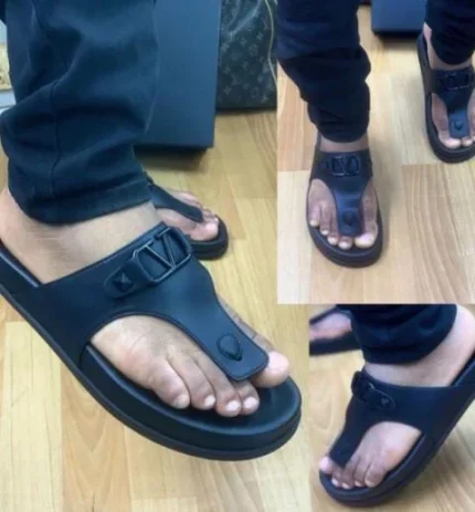 Executive V-Buckle Leather Thong Slippers - Black